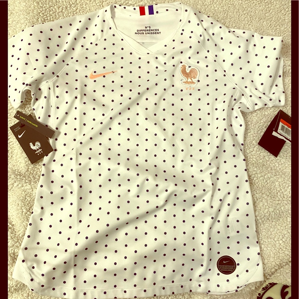 Women’s new Nike FFF shirt